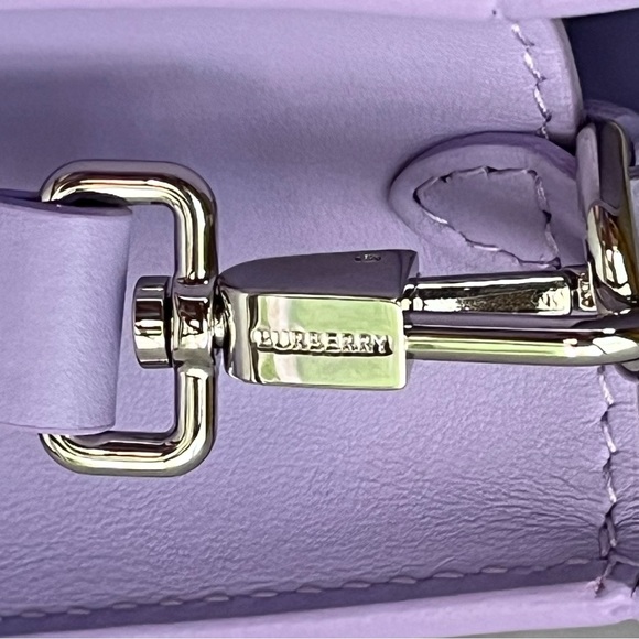 🔴SOLD🔴 BURBERRY Mini Leather Pocket Bag- Soft Violet - Picture 14 of 16